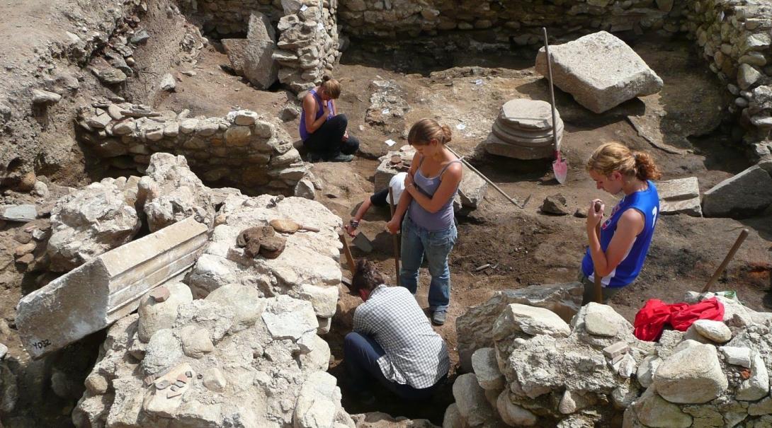Projects Abroad Archaeology volunteer work for high school students in Romania includes digging up artefacts at a local site. Volunteers on the Archaeology in Romania for Teenagers project dig up artefacts at a local site.